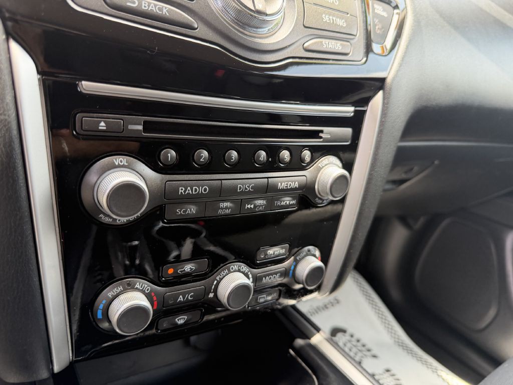 2017 Nissan Pathfinder Image 32