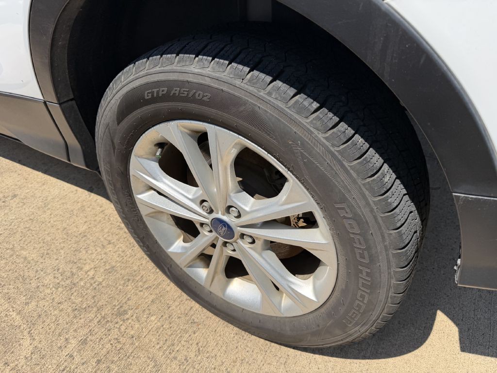 2017 Ford Escape Image 38