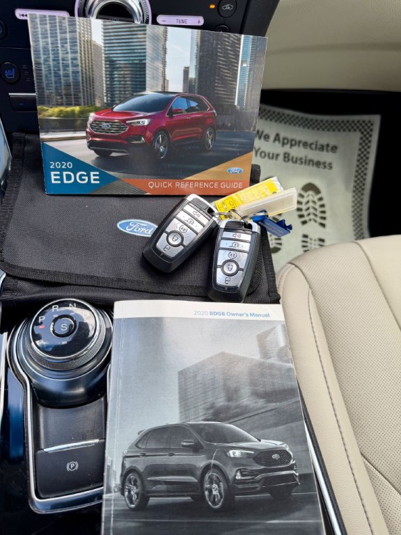 2020 Ford Edge Image 19
