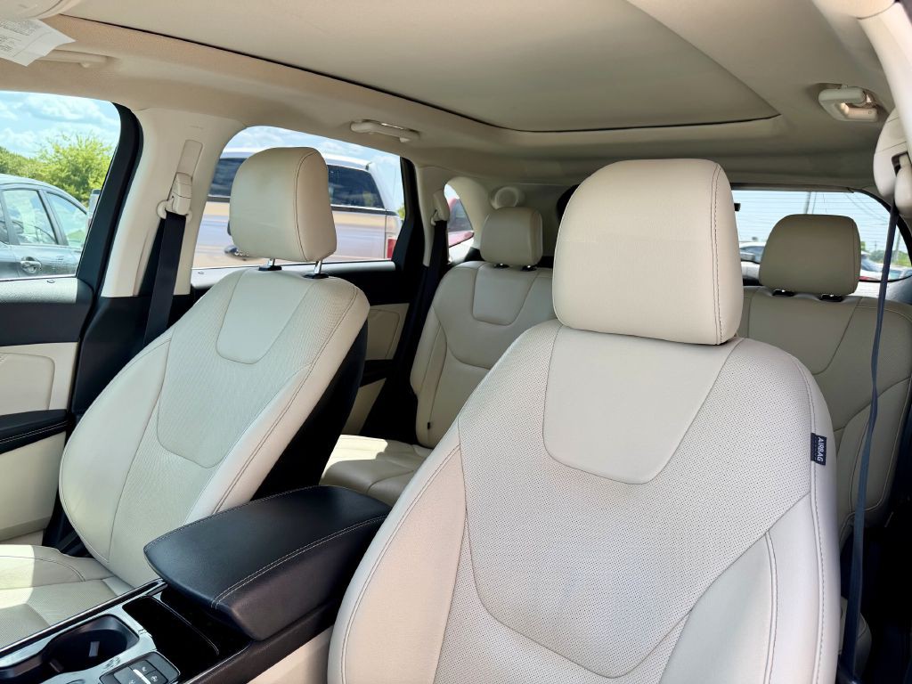 2020 Ford Edge Image 22