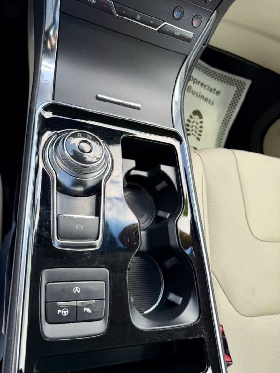 2020 Ford Edge Image 34