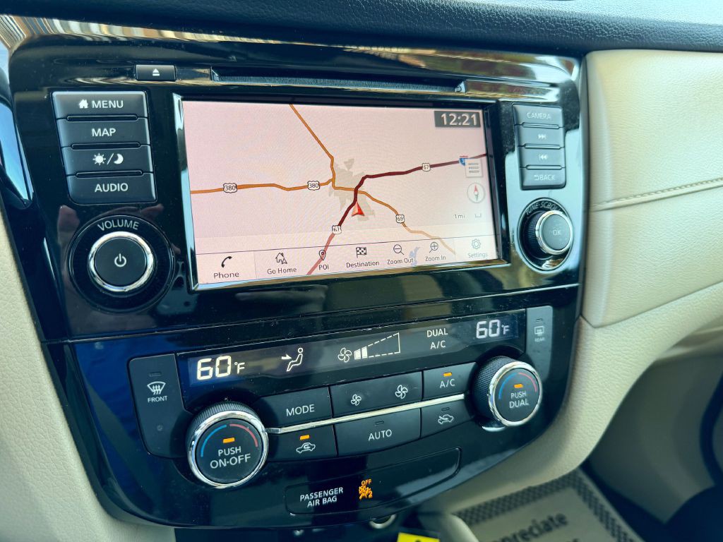 2019 Nissan Rogue Image 25
