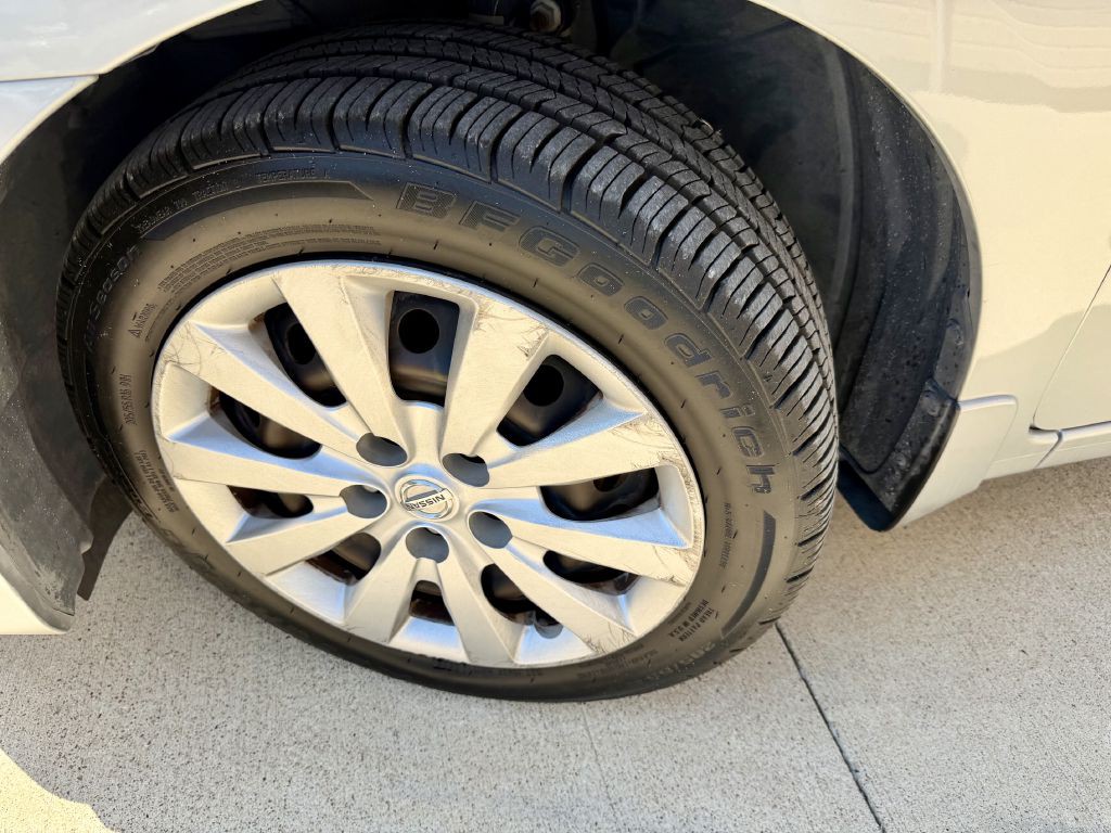 2017 Nissan Sentra Image 32