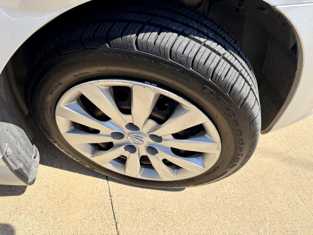 2017 Nissan Sentra Image 35