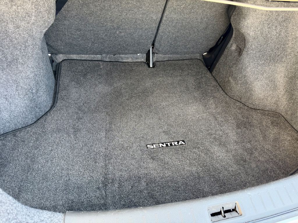 2017 Nissan Sentra Image 36