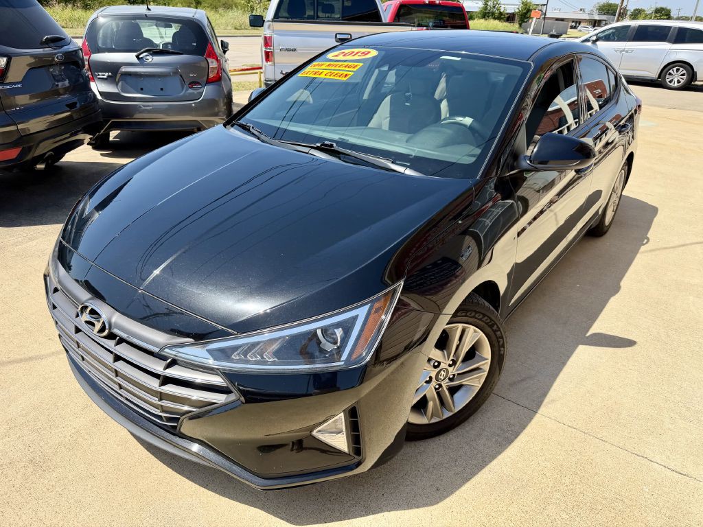 2019 Hyundai Elantra Image 3
