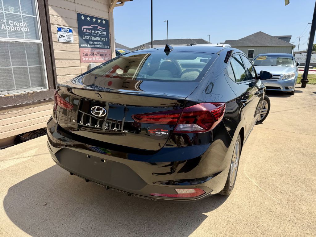 2019 Hyundai Elantra Image 11