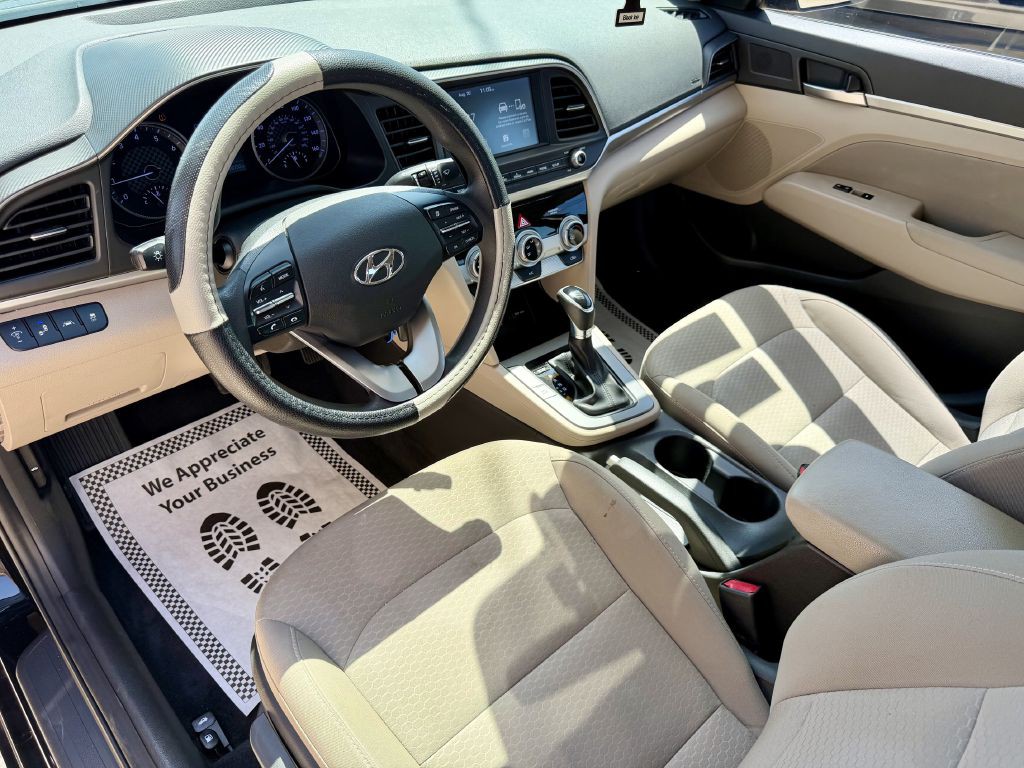 2019 Hyundai Elantra Image 16