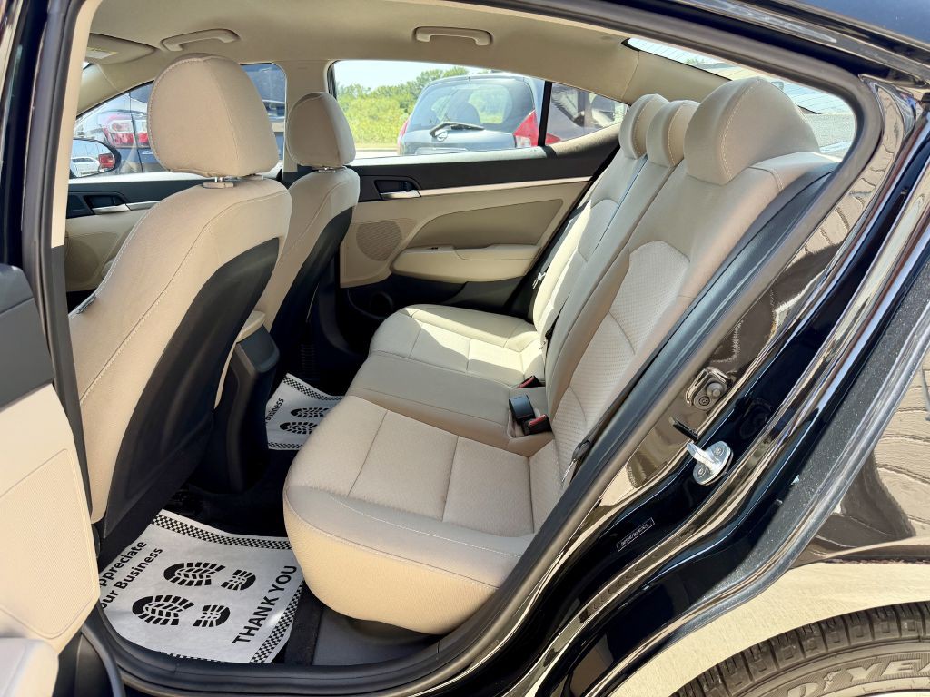 2019 Hyundai Elantra Image 18