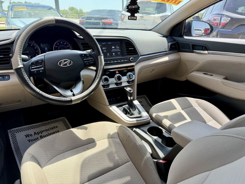 2019 Hyundai Elantra Image 20