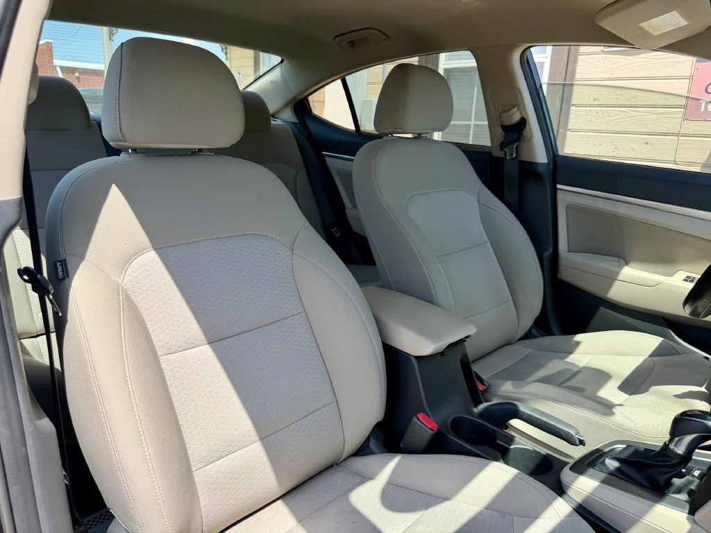 2019 Hyundai Elantra Image 22