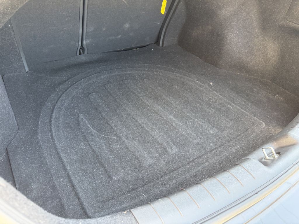 2019 Hyundai Elantra Image 32