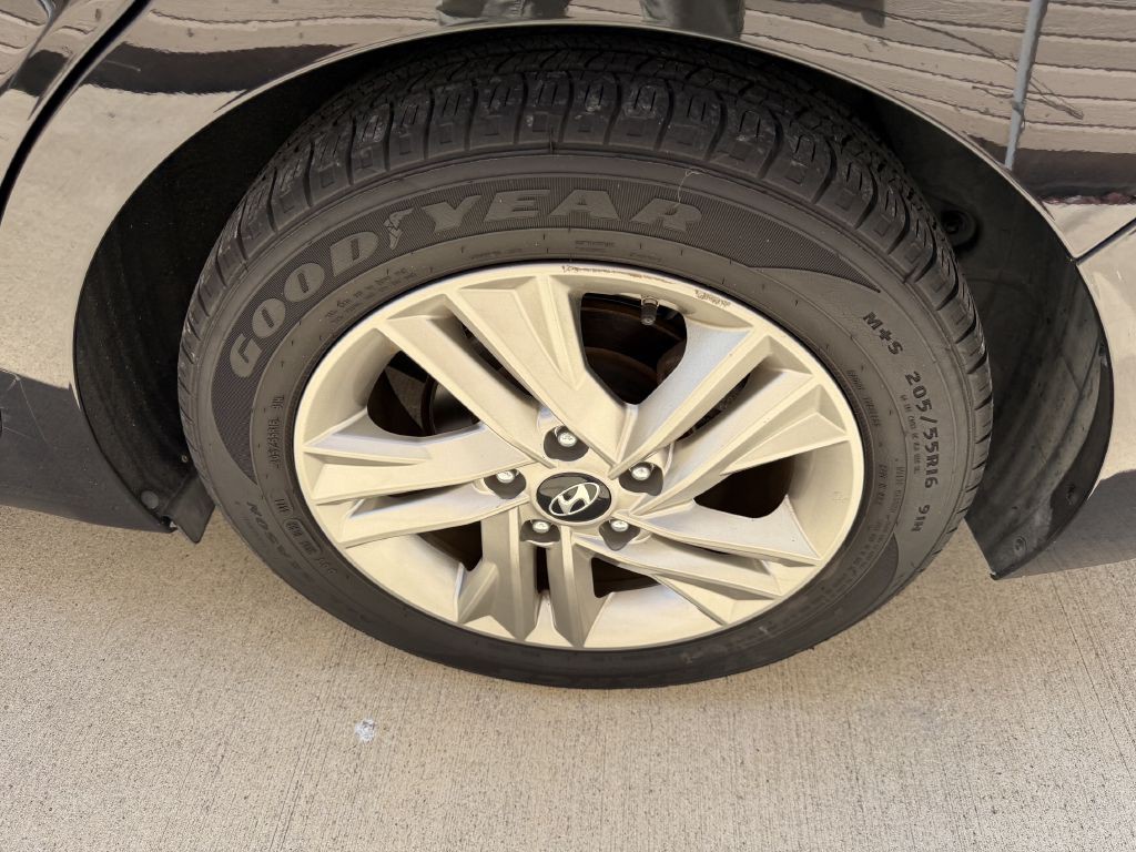 2019 Hyundai Elantra Image 34