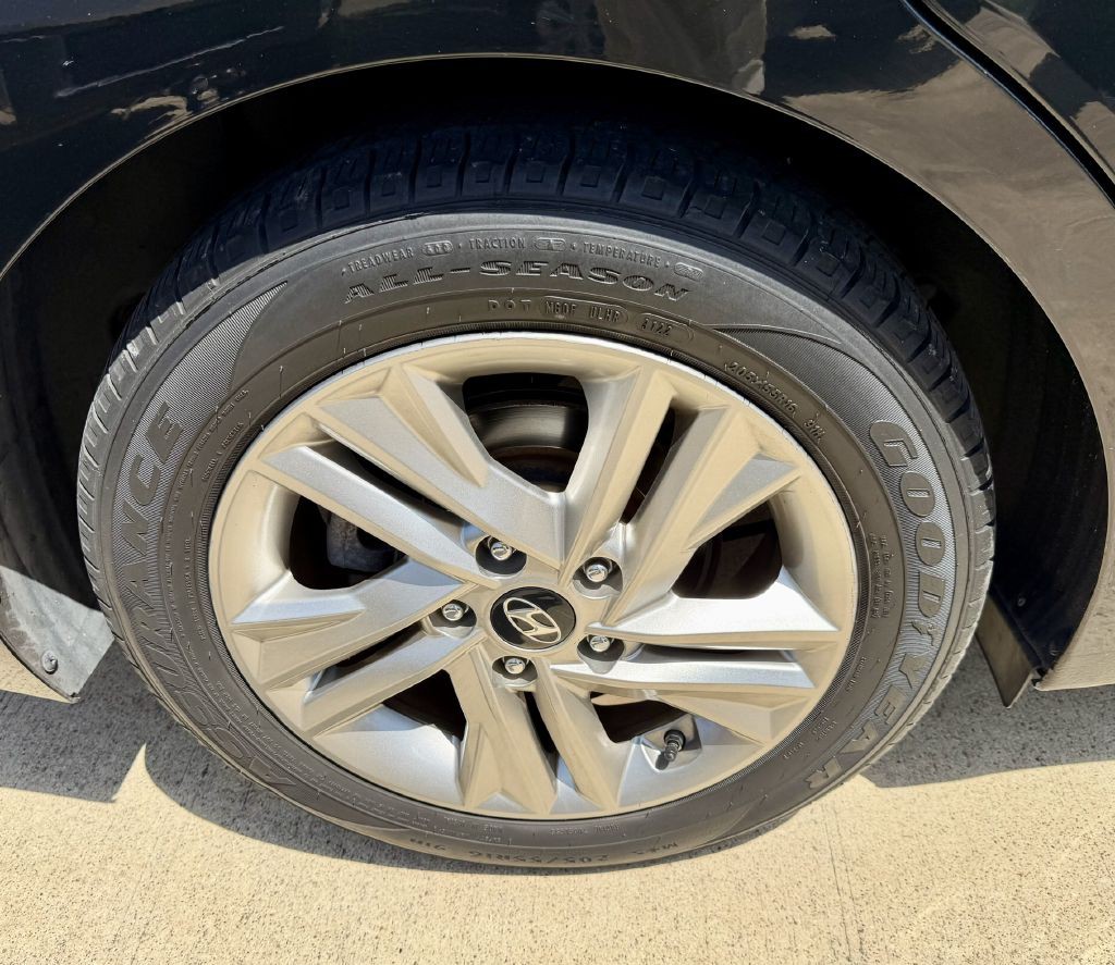 2019 Hyundai Elantra Image 37