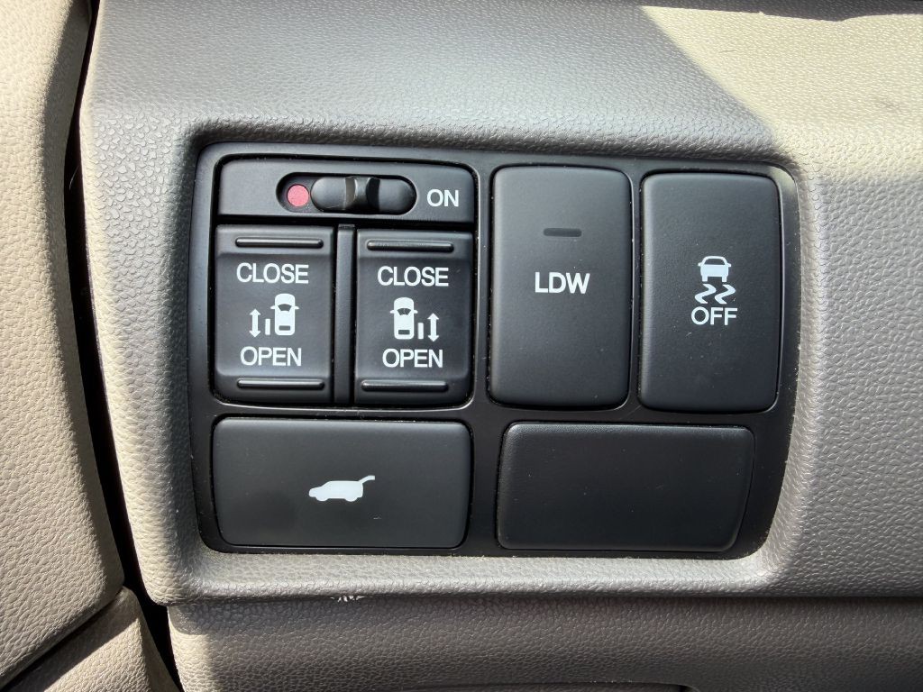 2016 Honda Odyssey Image 37