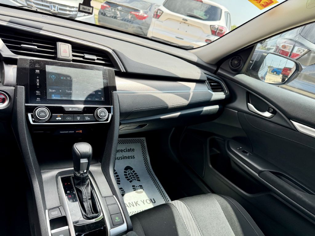2017 Honda Civic Image 33