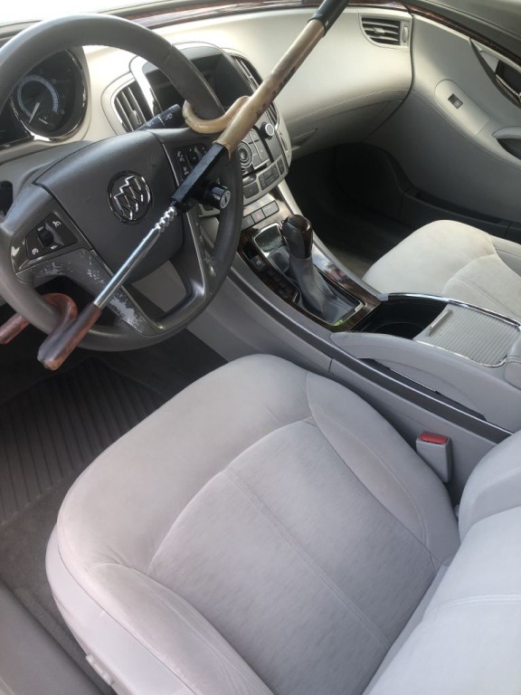 2010 Buick Lacrosse Image 4