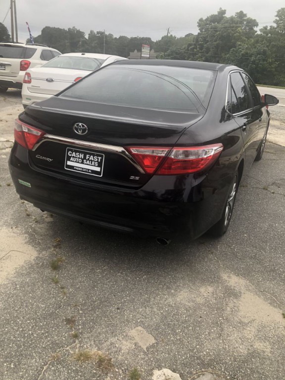 2016 Toyota Camry Image 2