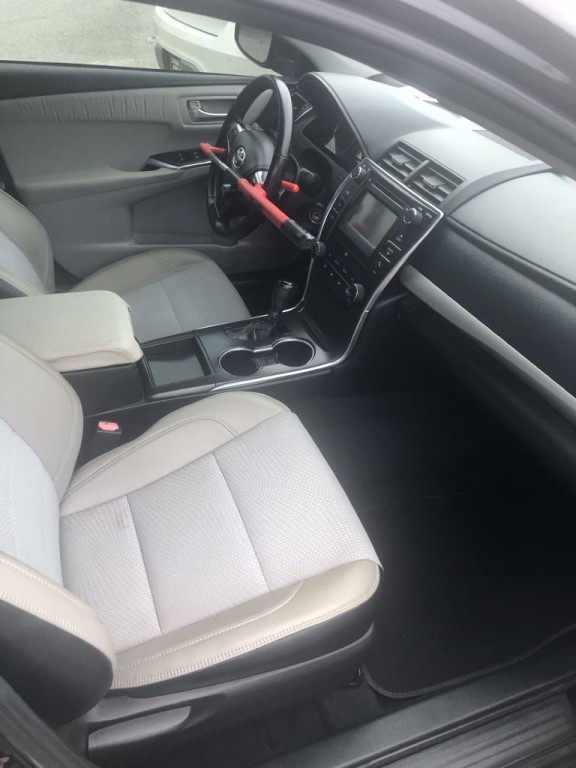 2016 Toyota Camry Image 3