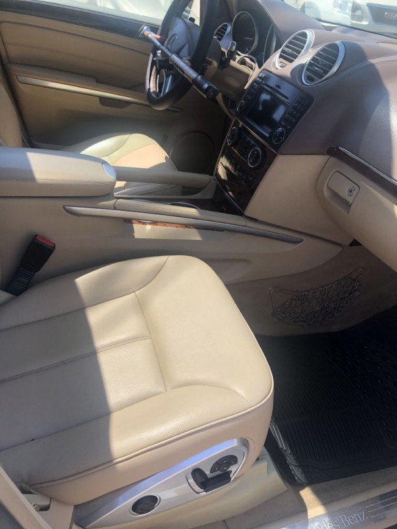 2012 Mercedes-Benz GL-Class Image 2