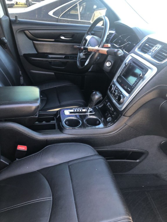 2017 GMC Acadia Image 2