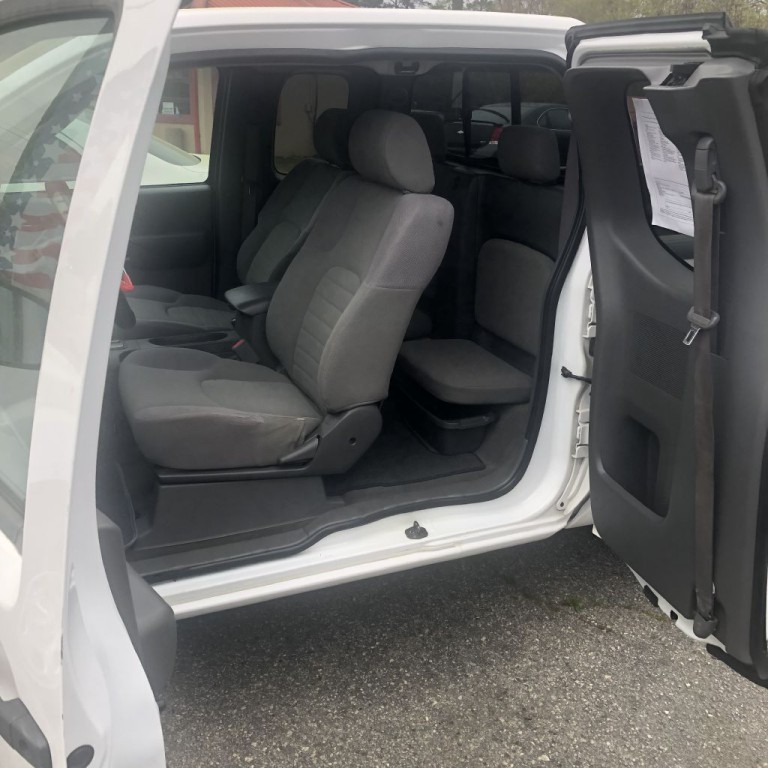 2006 Nissan Frontier Image 1