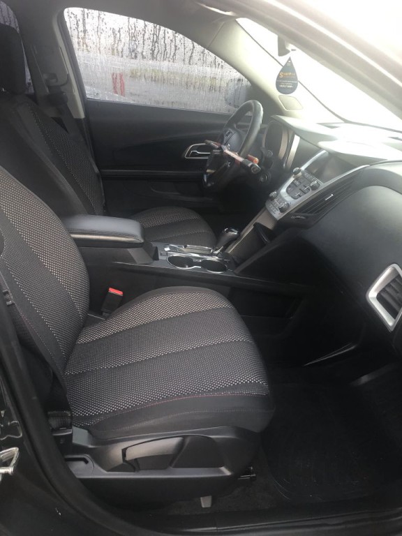 2017 Chevrolet Equinox Image 2