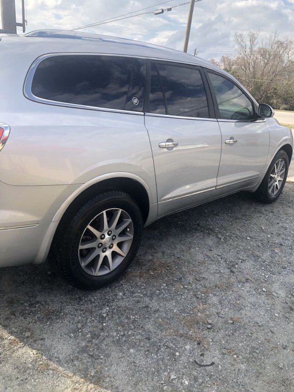 2017 Buick Enclave Image 1