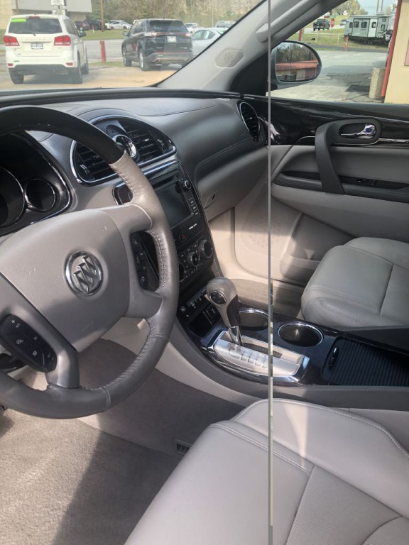 2017 Buick Enclave Image 3