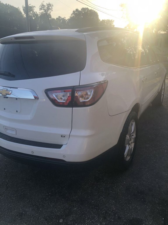 2017 Chevrolet Traverse Image 1