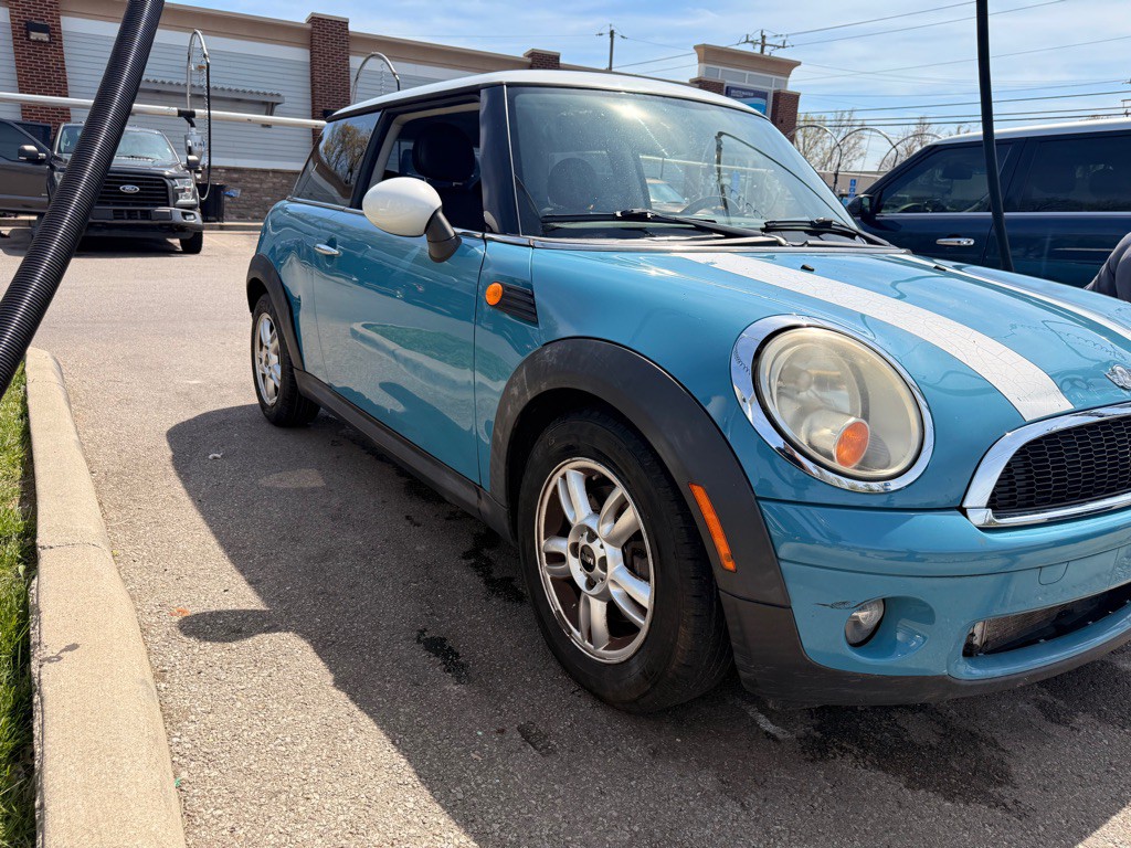 2010 MINI Cooper Image 3