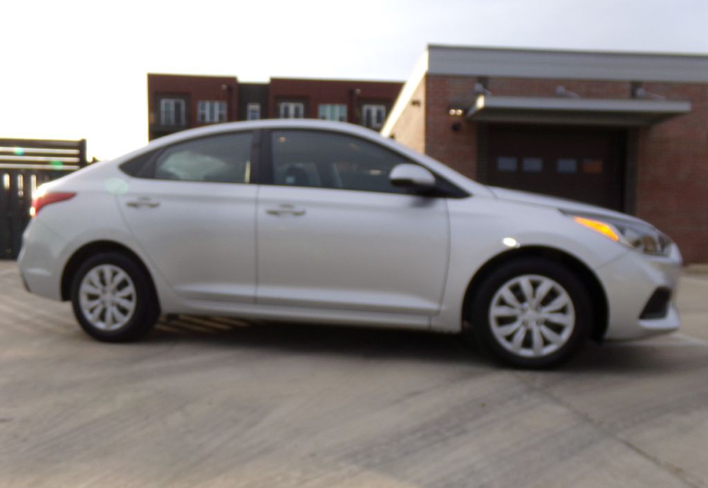 2019 Hyundai Accent Image 4