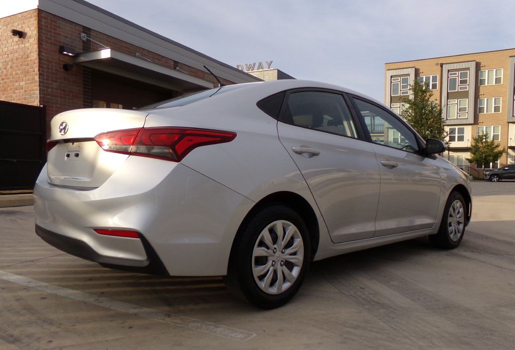 2019 Hyundai Accent Image 6