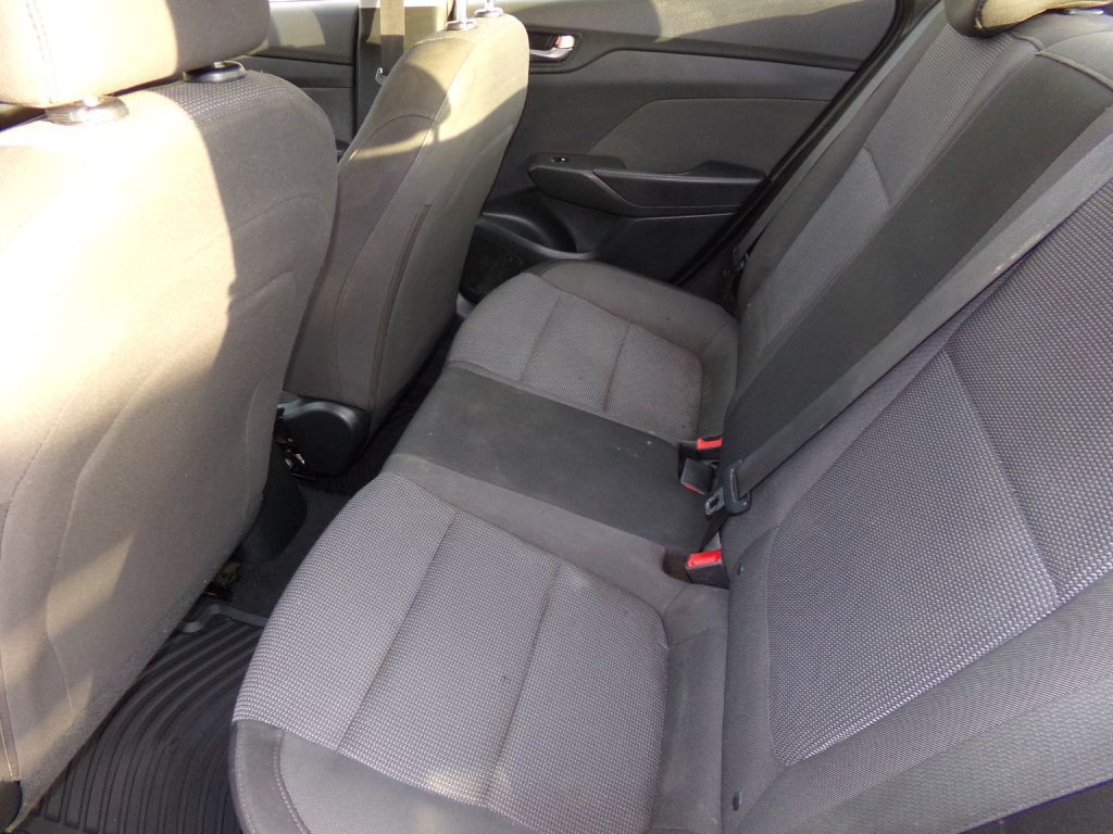2019 Hyundai Accent Image 12
