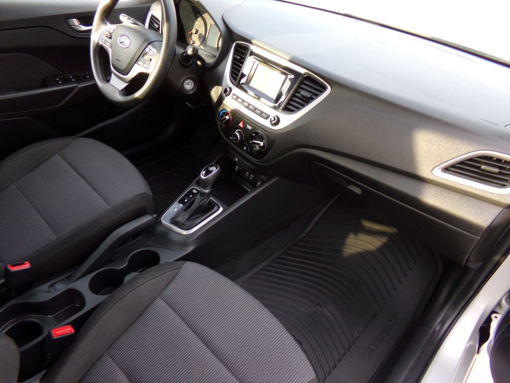 2019 Hyundai Accent Image 13