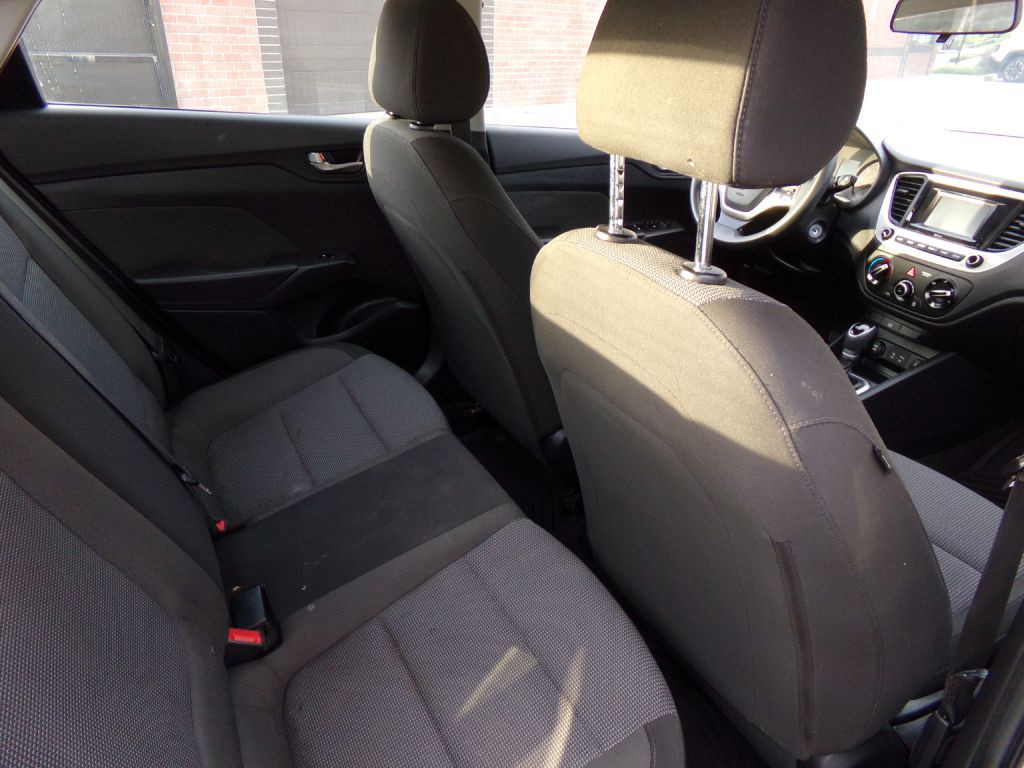 2019 Hyundai Accent Image 15