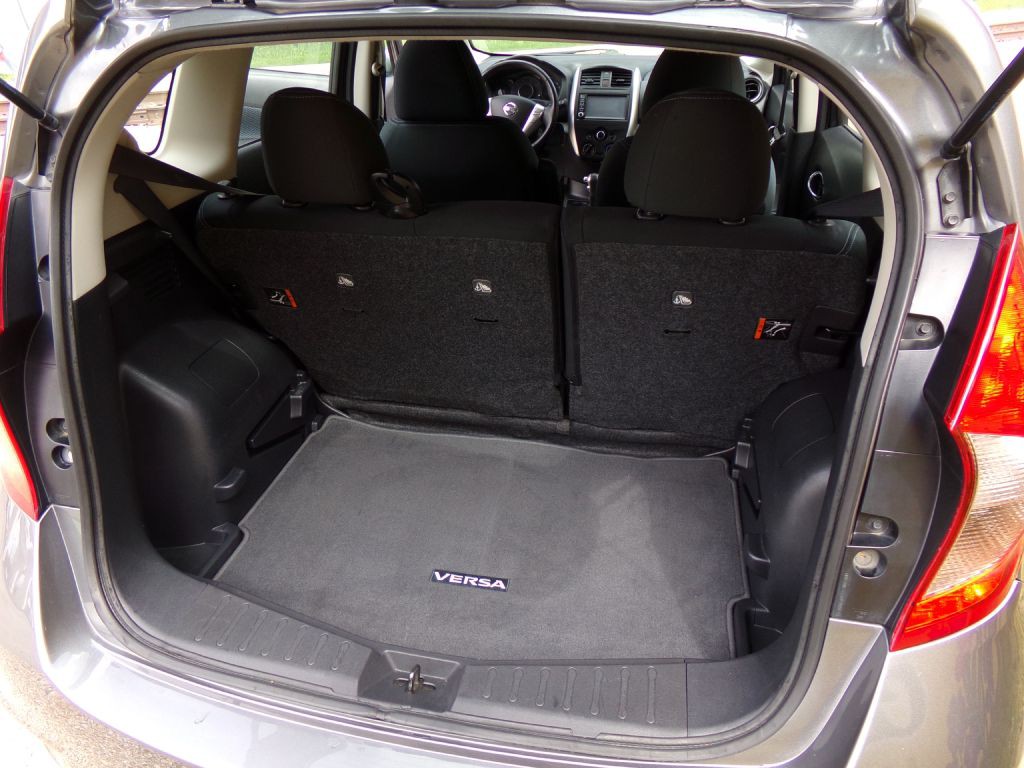 2019 Nissan Versa Image 15