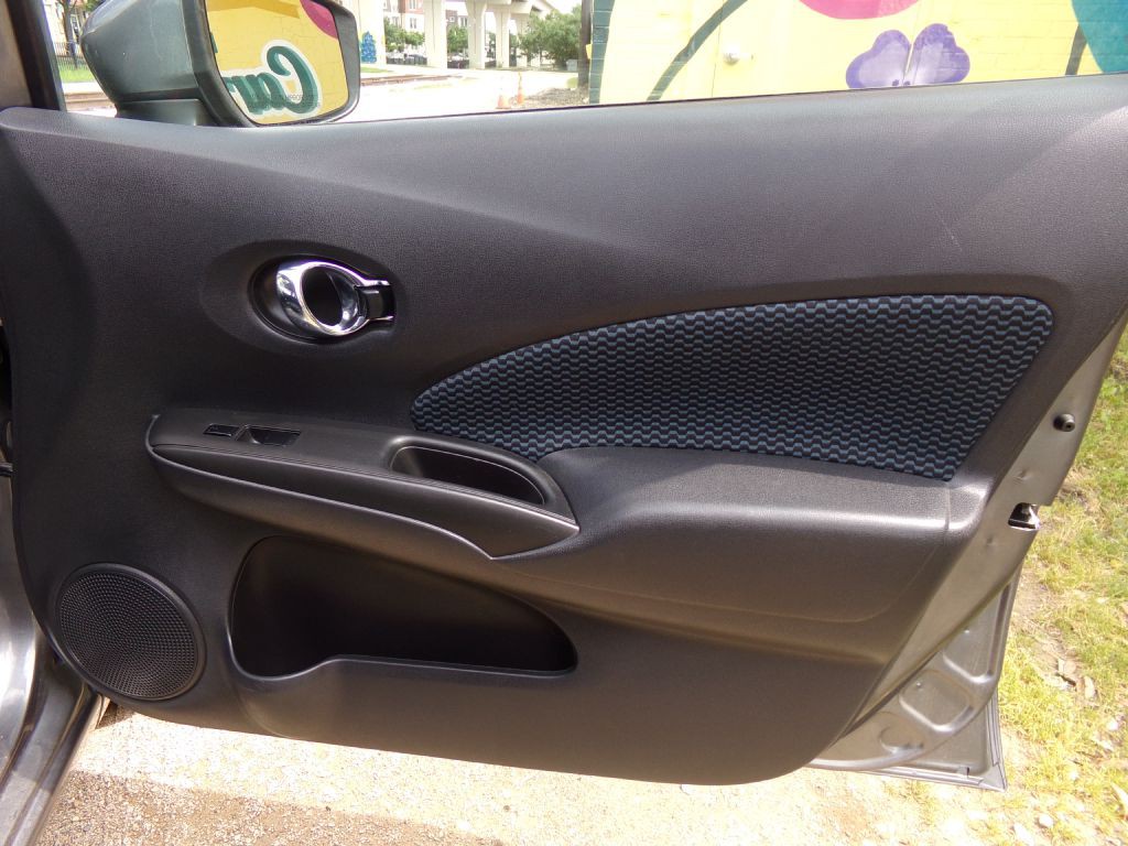 2019 Nissan Versa Image 16