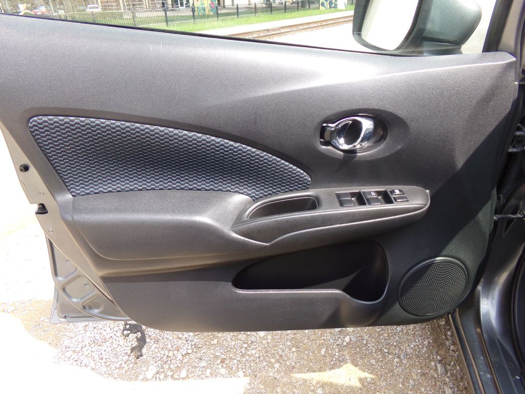 2019 Nissan Versa Image 18