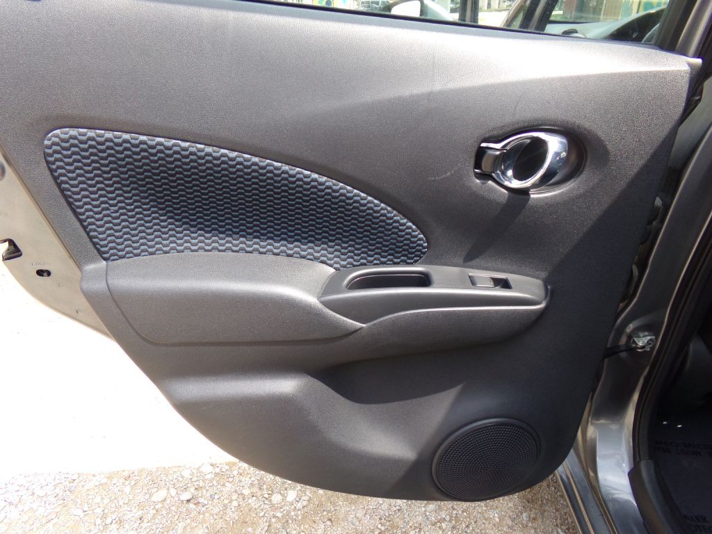 2019 Nissan Versa Image 19