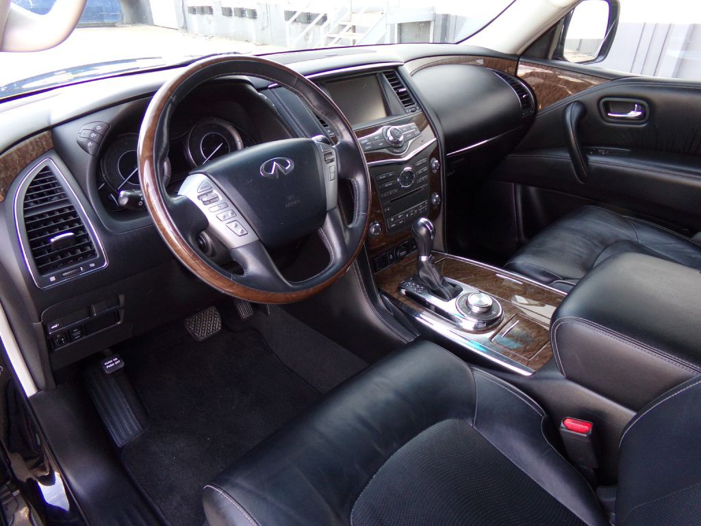 2017 INFINITI QX80 Image 3