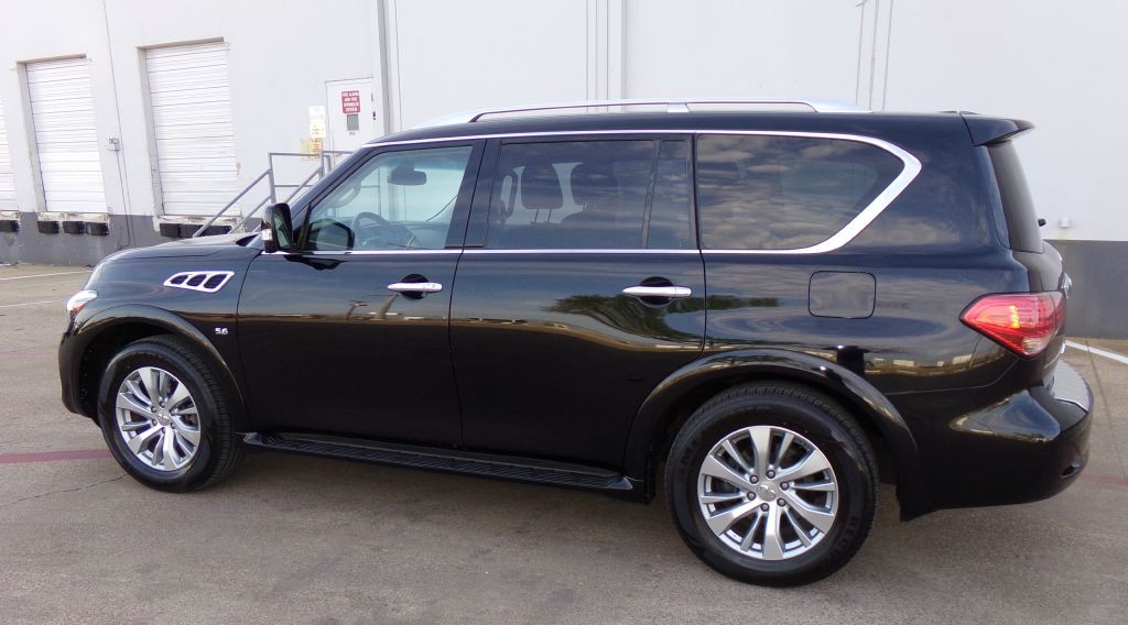 2017 INFINITI QX80 Image 8