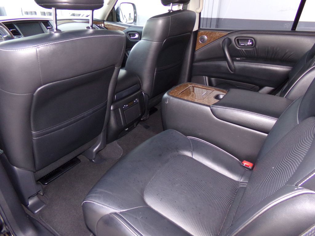 2017 INFINITI QX80 Image 10