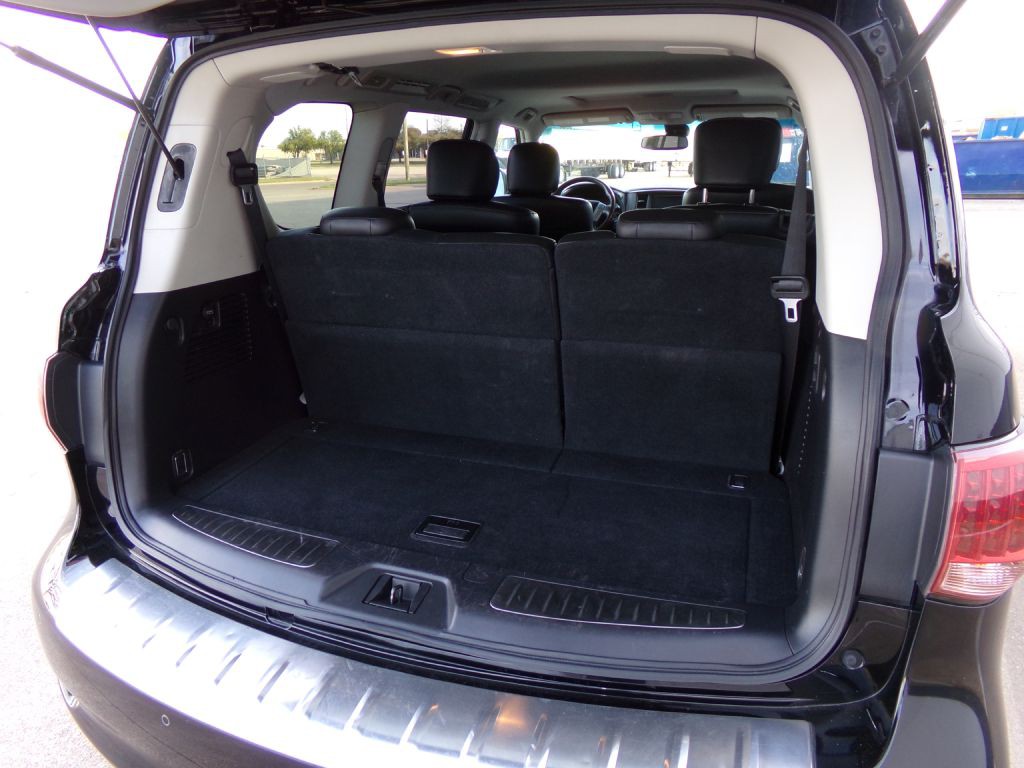 2017 INFINITI QX80 Image 12