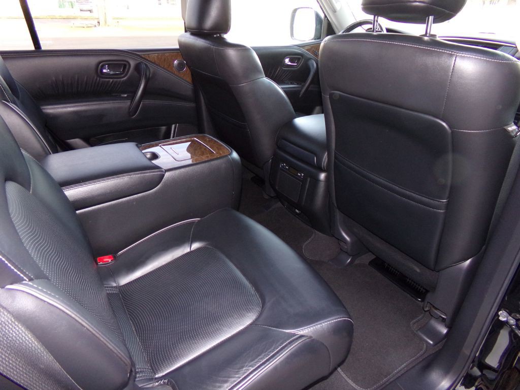 2017 INFINITI QX80 Image 13