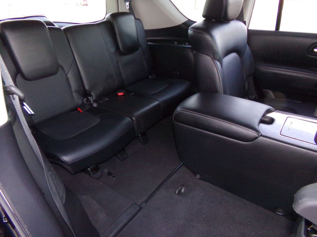 2017 INFINITI QX80 Image 14