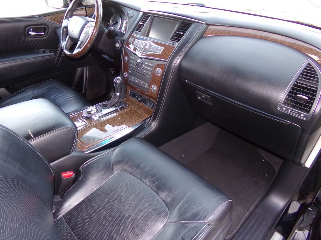2017 INFINITI QX80 Image 15