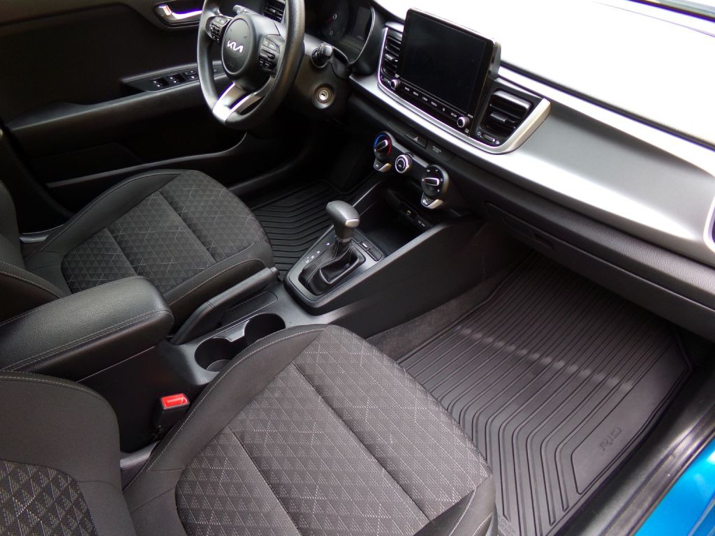 2022 Kia Rio Image 13