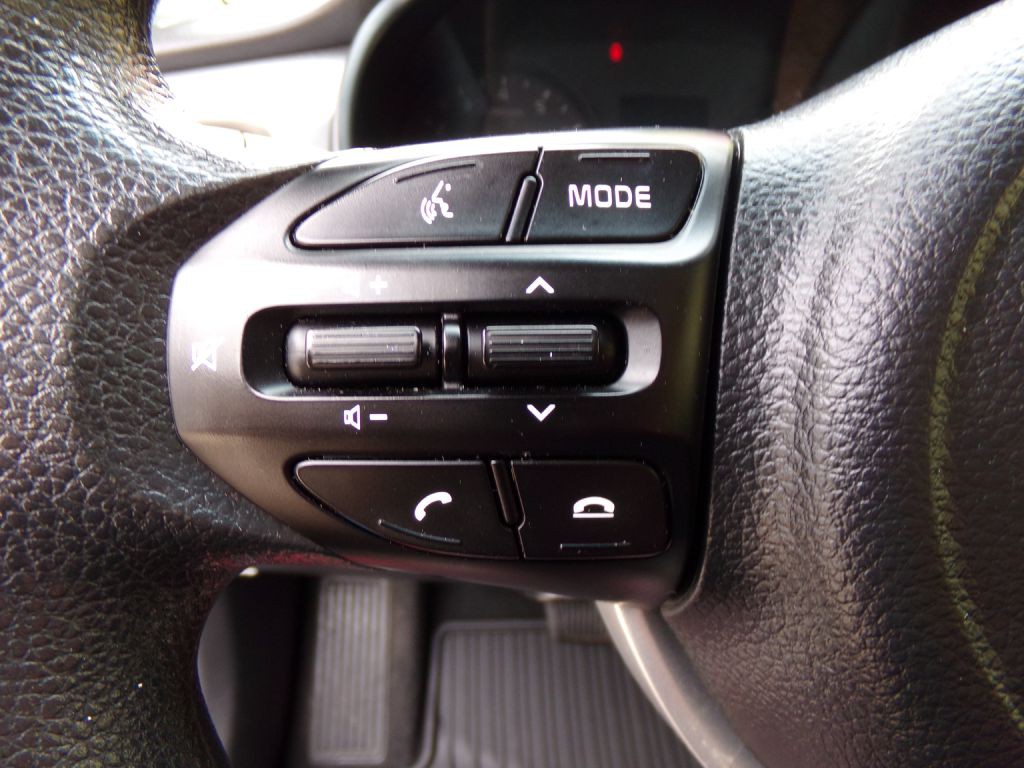 2022 Kia Rio Image 16