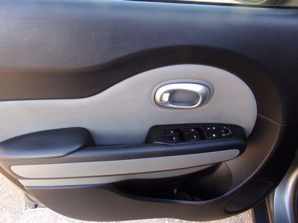 2015 Kia Soul Image 16